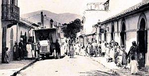 2356- Teniet-El-Haad - Rue Margueritte et Hotel du Commerce2 - 1911